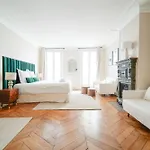 Elegant 4 Bedroom Apartment Spacious And Decorated