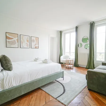 Elegant 4 Bedroom Spacious And Decorated Appartamento Parigi