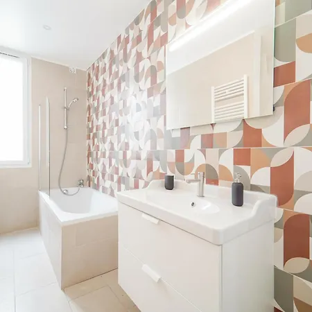 Elegant 4 Bedroom Spacious And Decorated