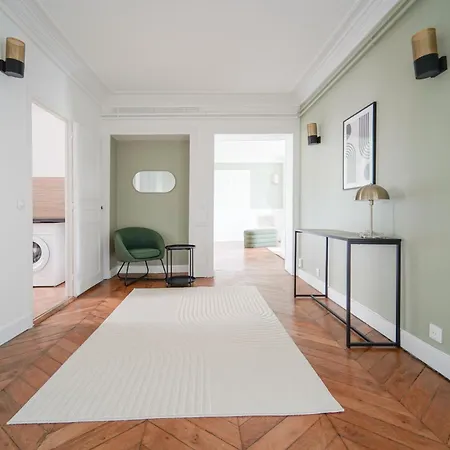 Elegant 4 Bedroom Spacious And Decorated Appartamento Parigi